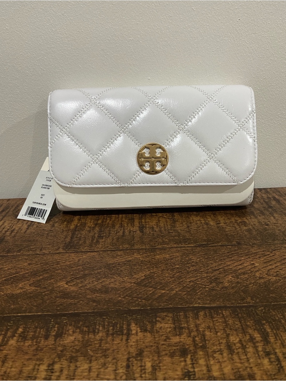 The Tory Burch Willa Glazed Chain Wallet in Blanc (White)